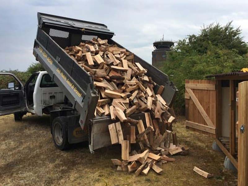 firewood-delivery-truck-service-vancouver-bc