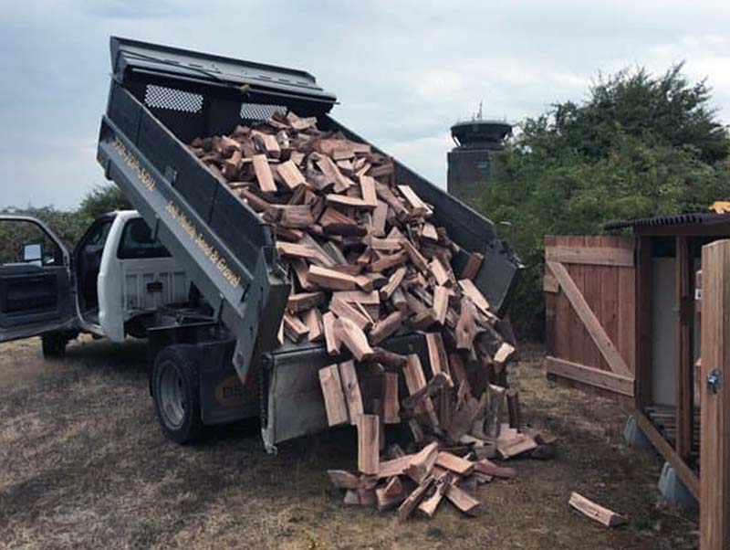 firewood-delivery-truck-service-vancouver-bc-24-7